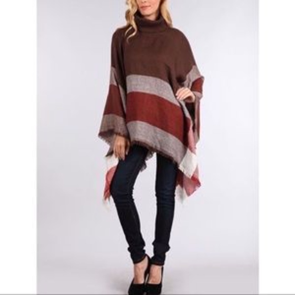 Glamvault Sweaters - Black Plaid Turtleneck Poncho